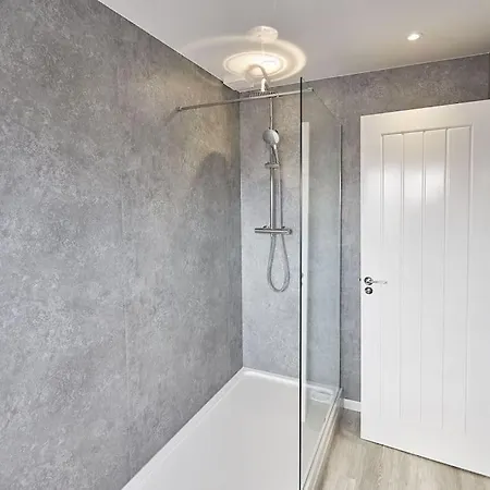 Glenholme - 1 Bedroom - 5 *